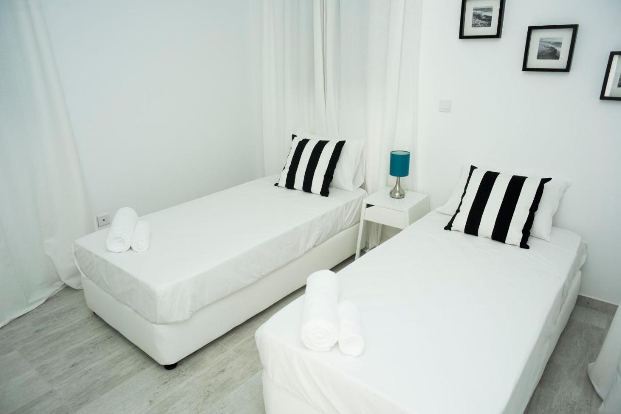 Wavebreeze Villas Paphos Exteriör bild
