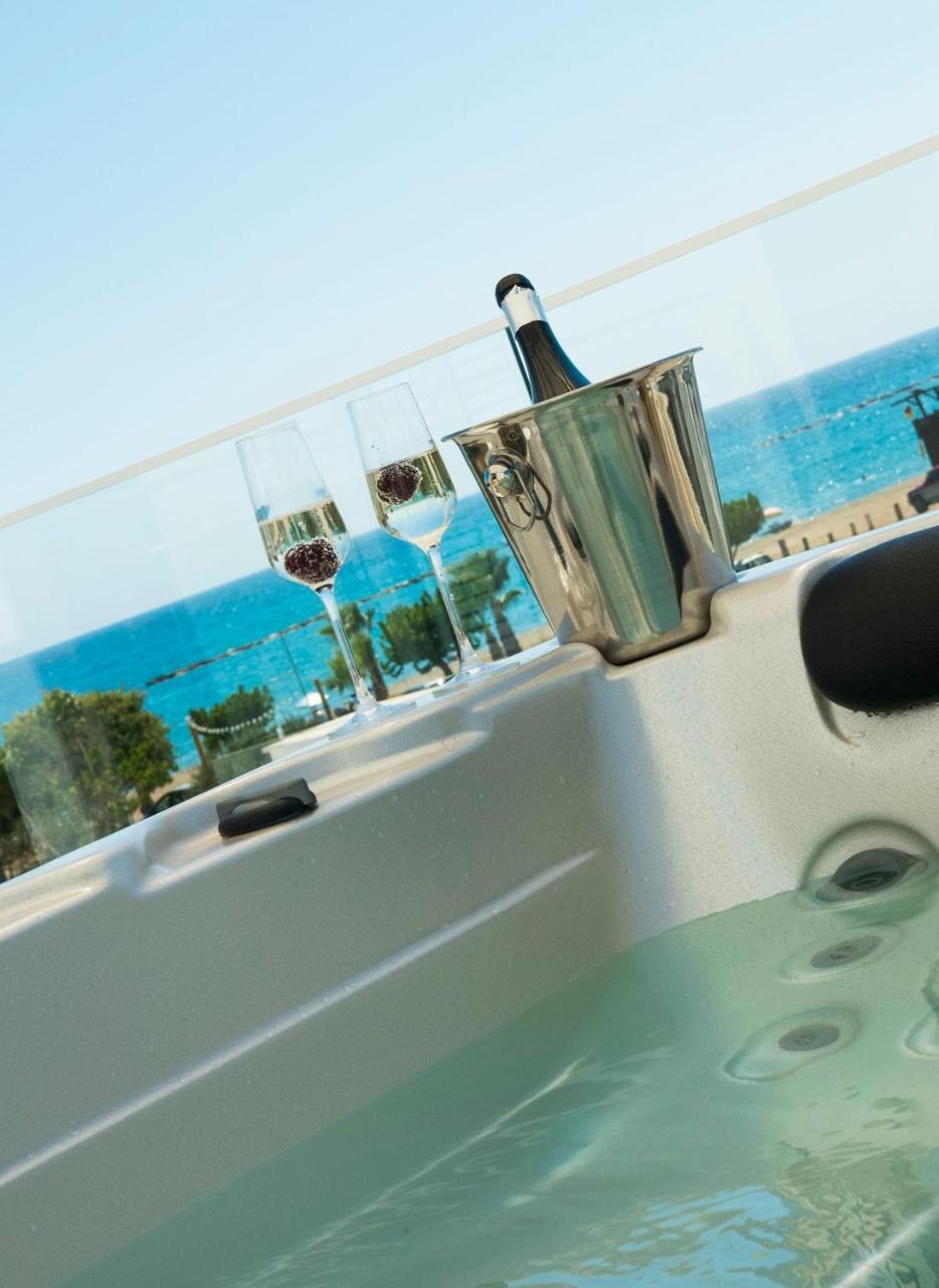 Wavebreeze Villas Paphos Exteriör bild